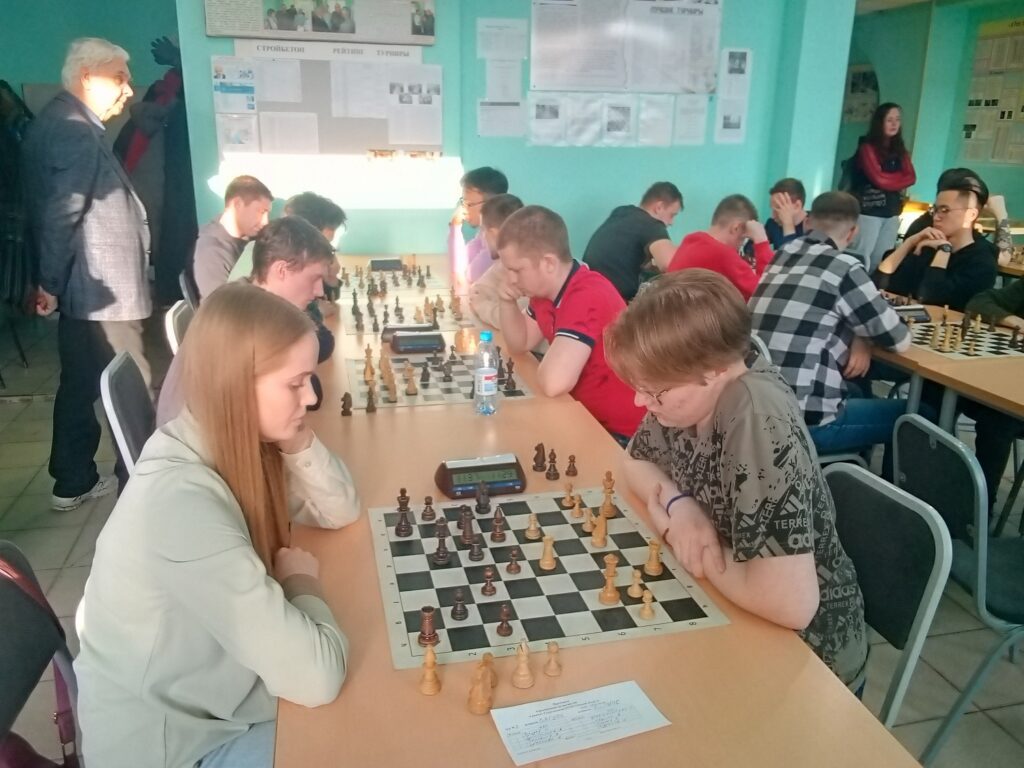 Турнир по шахматам среди студенческих команд высших учебных заведений Омска