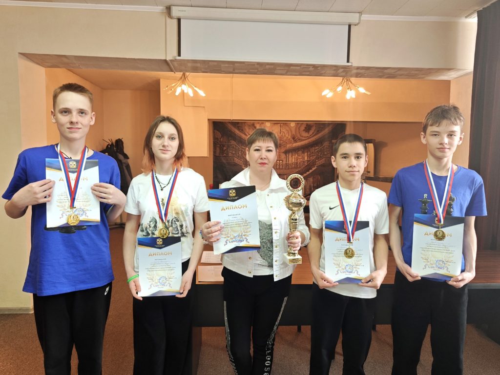 Победители турнира Белая ладья 2026 по Омской области - БОУ «Тарская СОШ № 4 им. Героя Советского Союза адмирала флота Н.Г. Кузнецова»